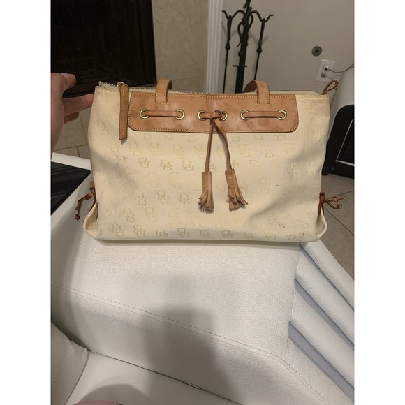 Dooney & Bourke Shoulder Bag Gold with Tan leather details - Picture 3 of 7